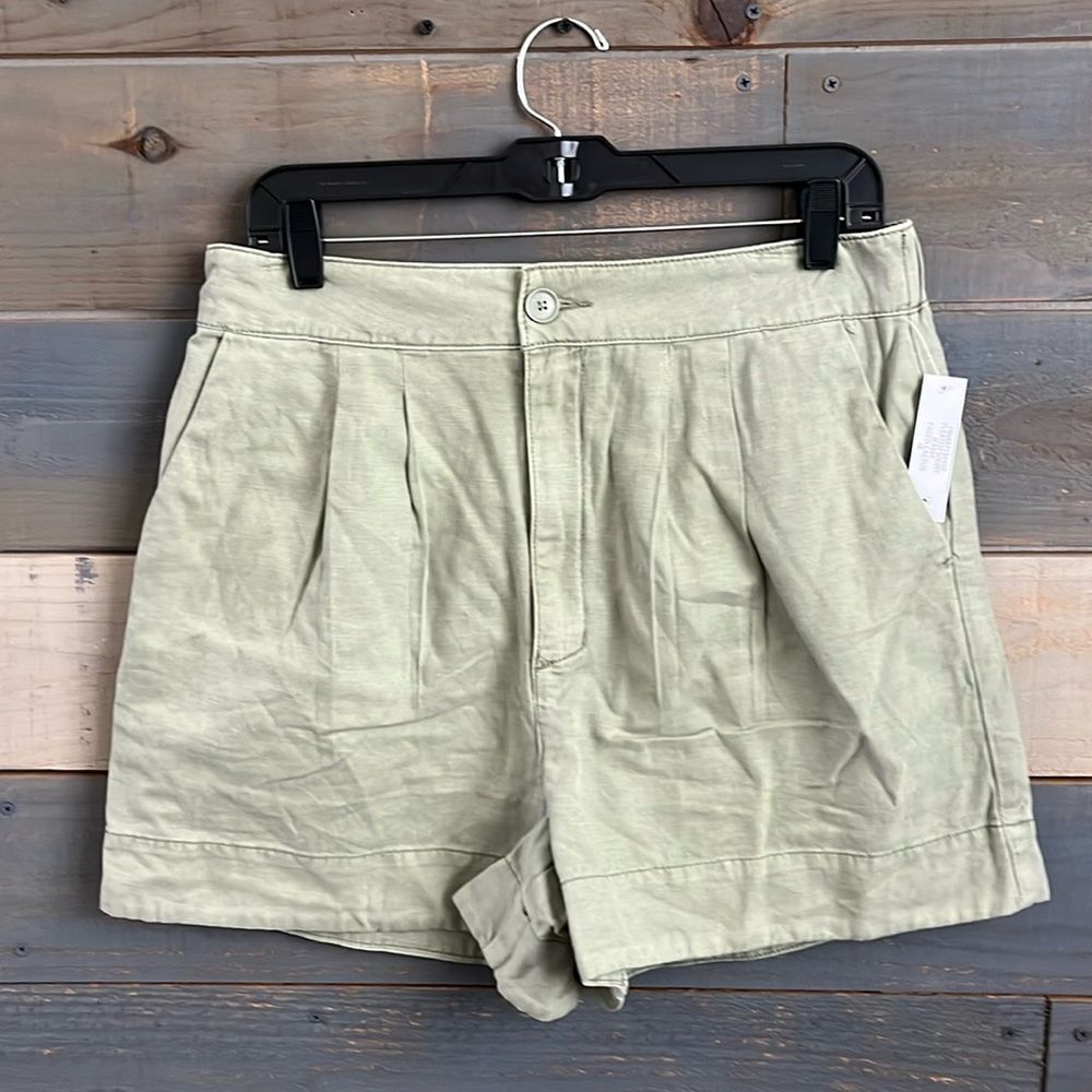 Joie Pleated Shorts Size M Cotton Linen Blend NWT
